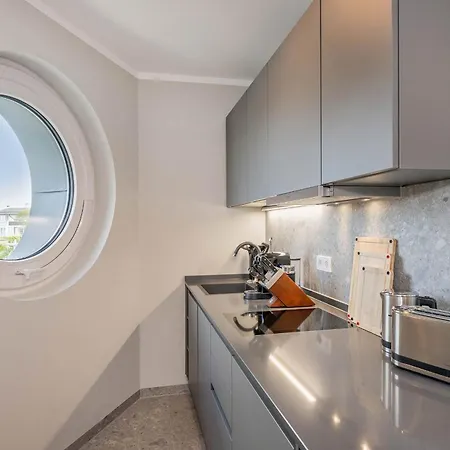 Strandnahes Doppel-apartment Mit Meerblick, Terrasse & Balkon Lejlighed Lubmin