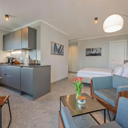 Strandnahes Doppel-apartment Mit Meerblick, Terrasse & Balkon