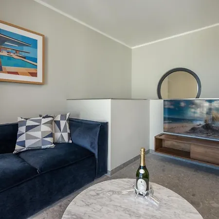 Strandnahes Doppel-apartment Mit Meerblick, Terrasse & Balkon Lubmin