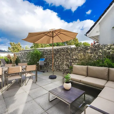 Strandnahes Doppel-apartment Mit Meerblick, Terrasse & Balkon